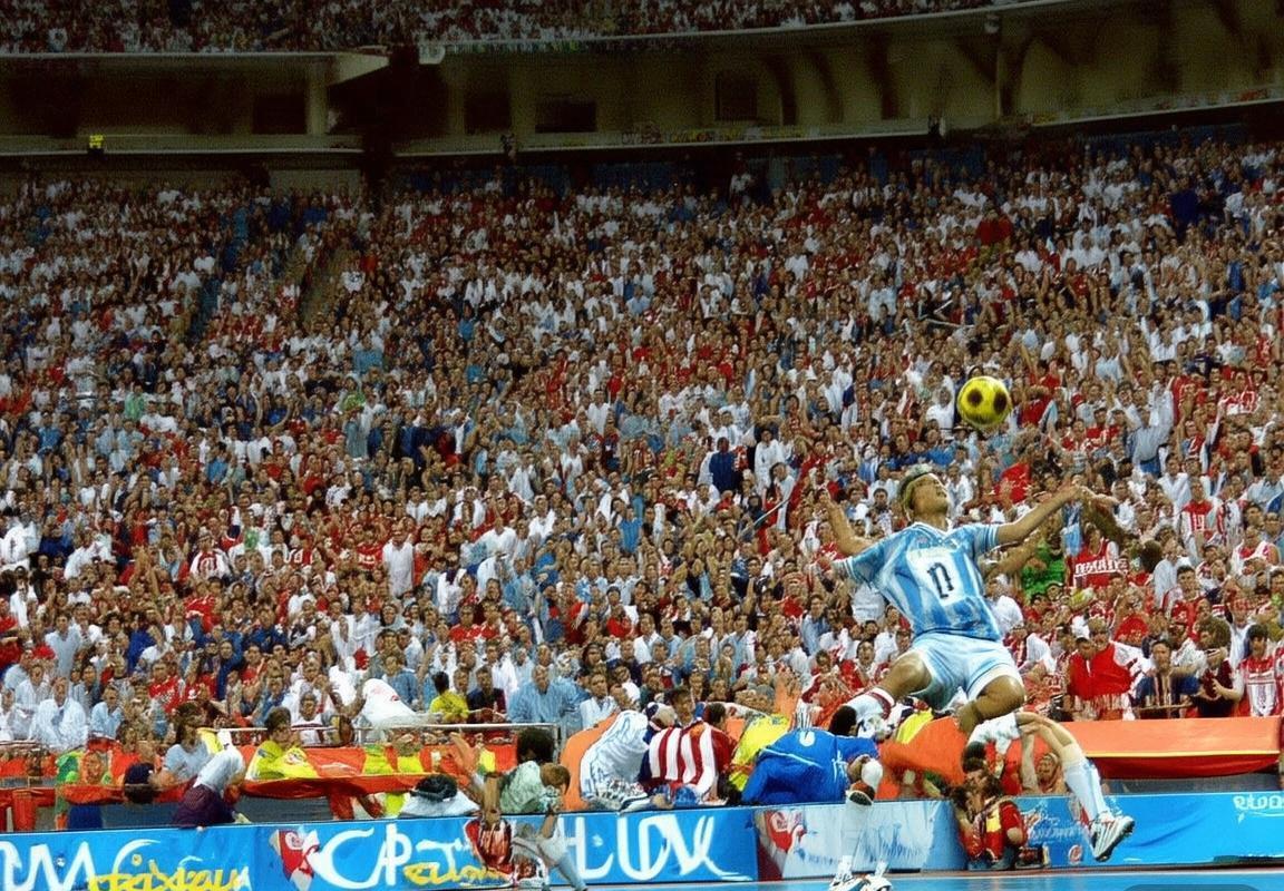 2004年阿根廷塞尔维亚足球巅峰对决：战