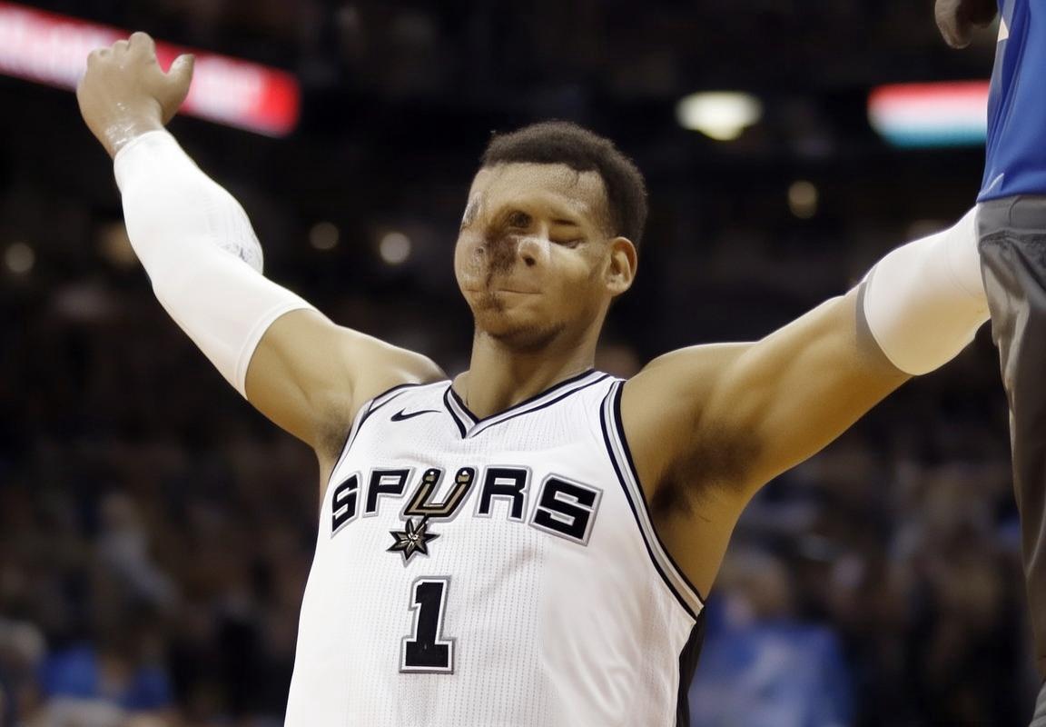 NBA经典对决：火箭VS马刺战术解析与精彩瞬间回顾(图3)